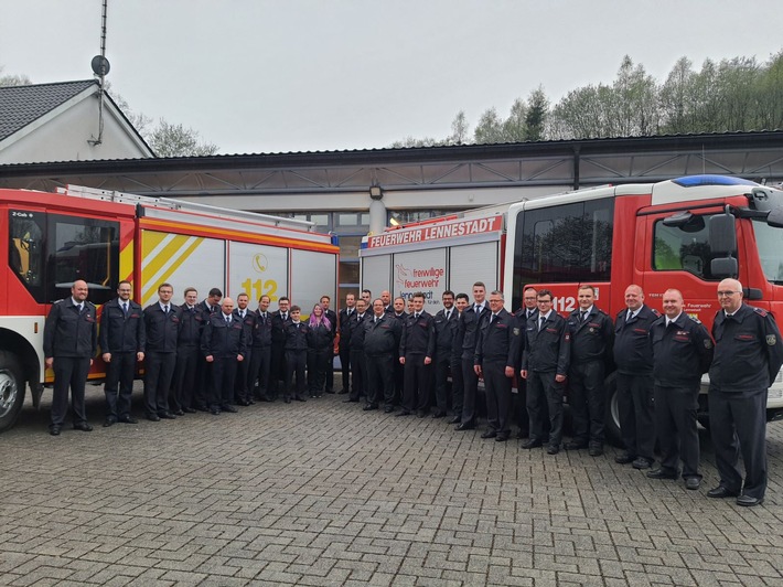 FW Drolshagen: Neue "Maschinisten für Löschfahrzeuge" im Kreis Olpe