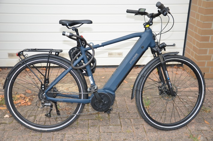 POL-OS: Bad Iburg: Einbrecher lässt Fahrrad zurück - Polizei sucht Zeugen