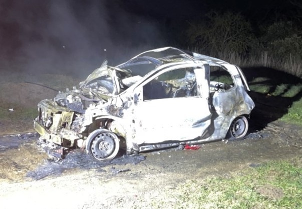 POL-KS: Renault Twingo bei Bahnhof Rengershausen ausgebrannt: Kripo ermittelt wegen Brandstiftung und sucht Zeugen