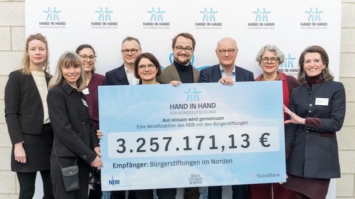 Erfolgreiche NDR Benefizaktion: "Hand in Hand für Norddeutschland" sammelt mehr als 3 Millionen Euro für Projekte gegen Einsamkeit