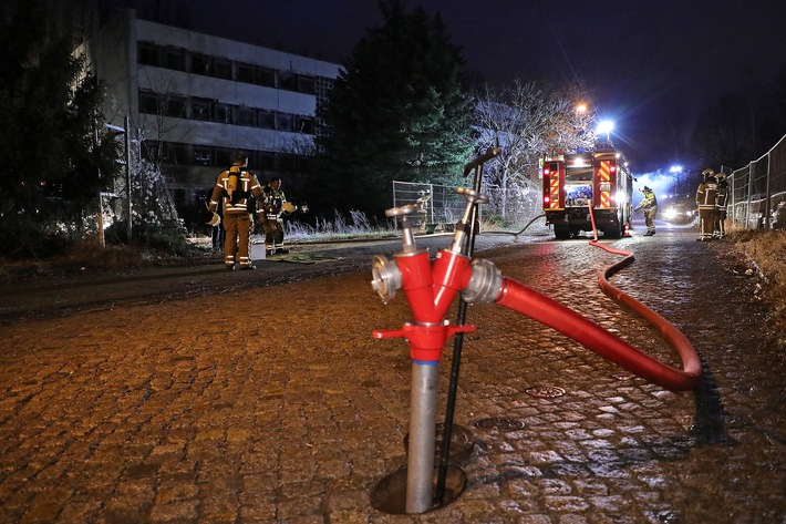 FW Dresden: Informationen zum Einsatzgeschehen von Feuerwehr und Rettungsdienst in der Landeshauptstadt Dresden vom 3. Februar 2024