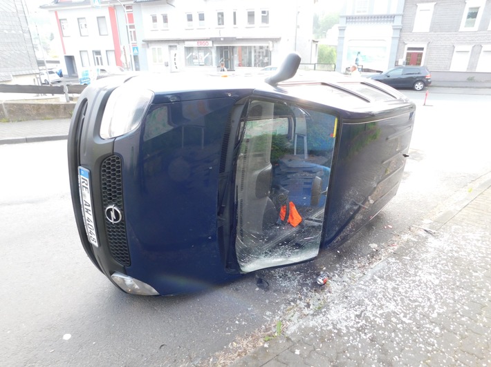 POL-PDNR: Mudersbach - Verkehrsunfall mit verletzter Person, Fahren ohne Fahrerlaubnis unter Einfluss von Betäubungsmitteln, PKW Diebstahl