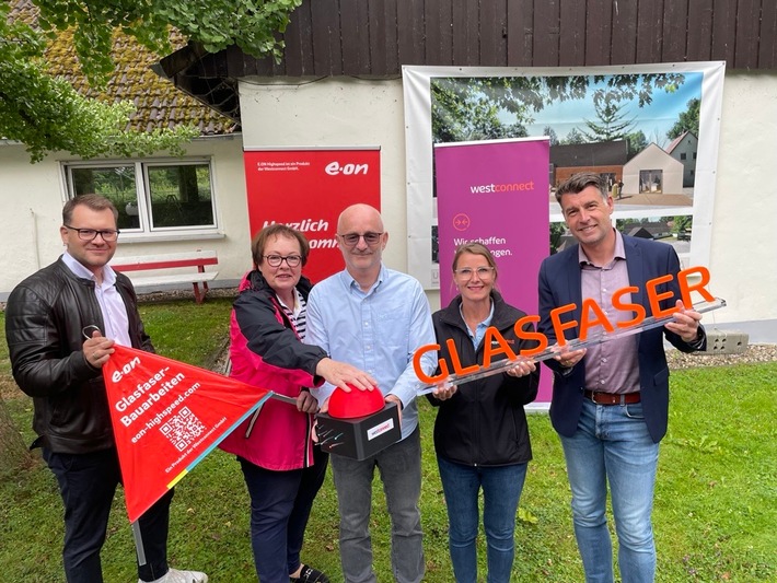 Pressemeldung: Westconnect schließt Glasfaserausbau in zwei Ortsteilen in Bad Sassendorf ab