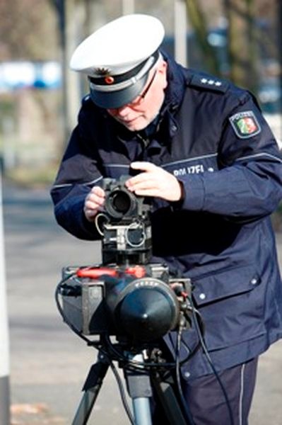 POL-REK: Fahren Sie bitte mit angepasster Geschwindigkeit - Rhein-Erft-Kreis