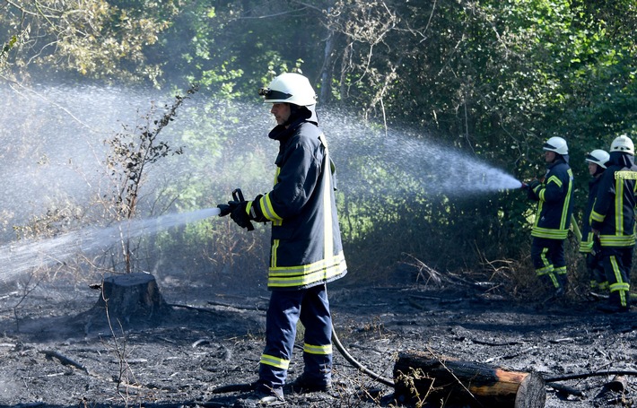 FW-LFVSH: Langanhaltende Trockenheit erhöht das Einsatzaufkommen der Feuerwehren in Schleswig-Holstein