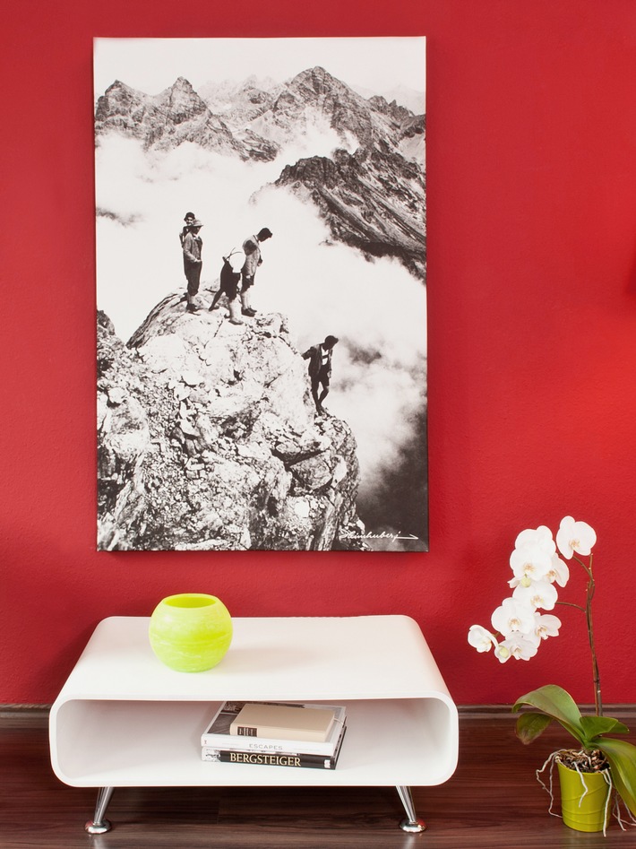 Urlaub im Wohnzimmer mit Blick auf die Berge / Fotohaus Heimhuber präsentiert einzigartige Bergbilder auf Leinwand