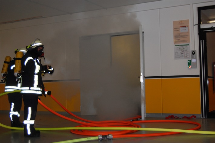 FW-OE: Feuer im Keller eines Hotelbetriebes