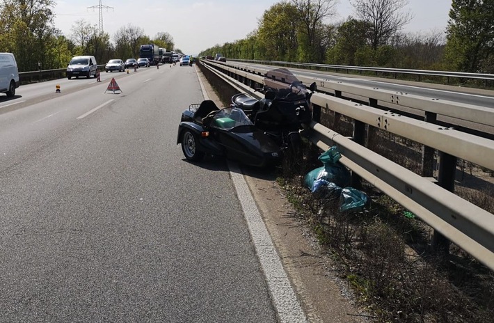 POL-VDMZ: A60 zwischen Ingelheim West und Ost - Unfall zwischen LKW und Motorradfahrer, Motorradfahrer schwerverletzt, LKW flüchtet