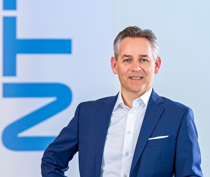 "Cloudbasierte 'SAP SuccessFactors'-Lösungen zählen zu den wichtigsten Erfolgsfaktoren für die digitale Transformation", erklärt Norbert Rotter, CEO von NTT DATA Business Solutions AG und SVP NTT DATA. "Es ist uns eine Ehre, zu den Gewinnern des erstmals von SAP vergebenen SuccessFactors Partner Excellence Award zu zählen. Dies unterstreicht einmal mehr, wie erfolgreich SAP und NTT DATA als globale strategische Partner zusammenarbeiten." / Weiterer Text über ots und www.presseportal.de/nr/24336 / Die Verwendung dieses Bildes für redaktionelle Zwecke ist unter Beachtung aller mitgeteilten Nutzungsbedingungen zulässig und dann auch honorarfrei. Veröffentlichung ausschließlich mit Bildrechte-Hinweis.
