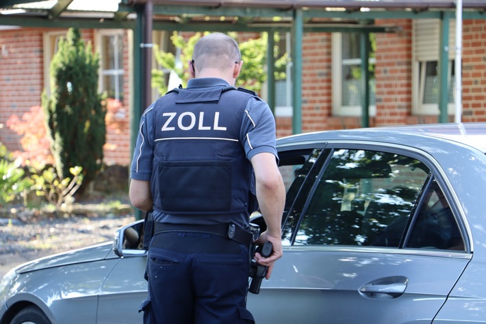 HZA-MS: Polizei und Zoll gemeinsam gegen illegale Machenschaften unterwegs / Zahlreiche Betäubungsmittel bei Kontrollaktion in Gronau sichergestellt