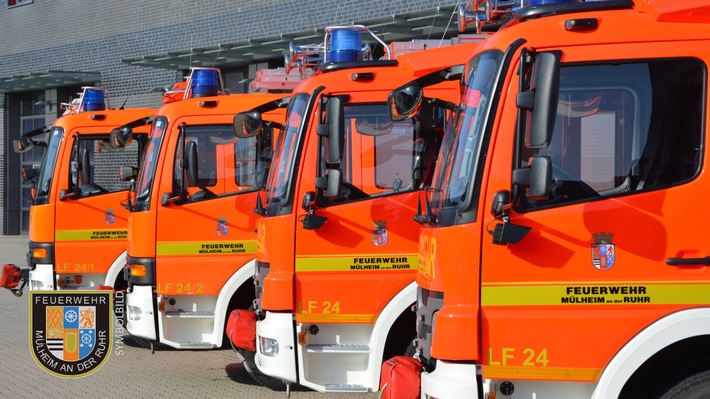 FW-MH: Heckenbrand in Mülheim Styrum