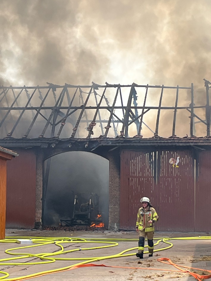 POL-HX: Scheunenbrand verursacht hohen Sachschaden