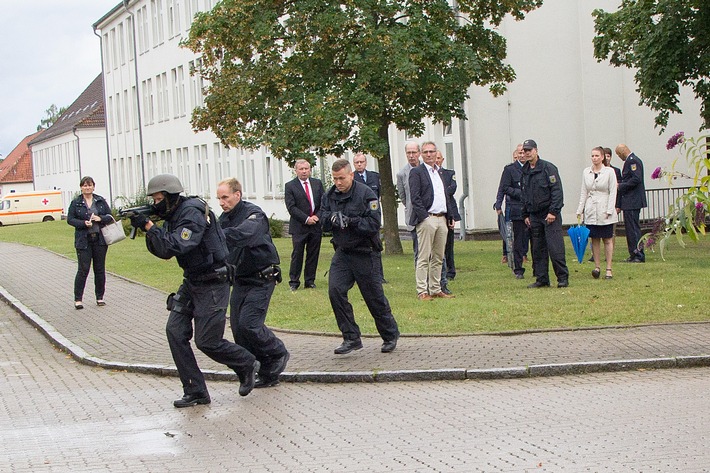 BPOLD-BBS: Die Bundespolizeiabteilung Ratzeburg begrüßt Mitglieder des Bundestages und des Schleswig-Holsteinischen Landtages