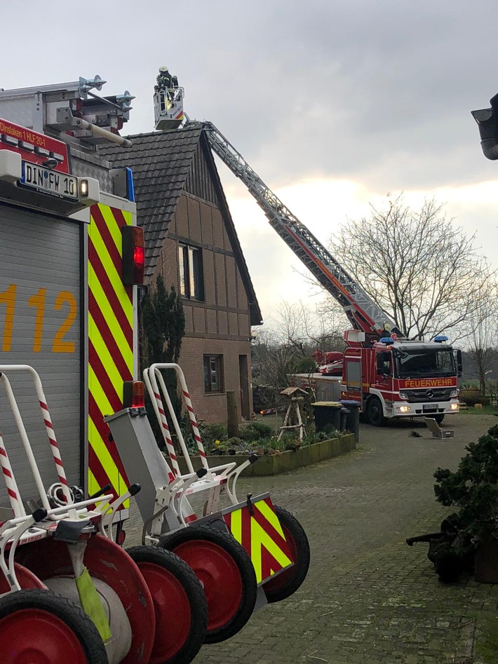 FW Dinslaken: Verstopfter Kamin führt zu Feuerwehreinsatz