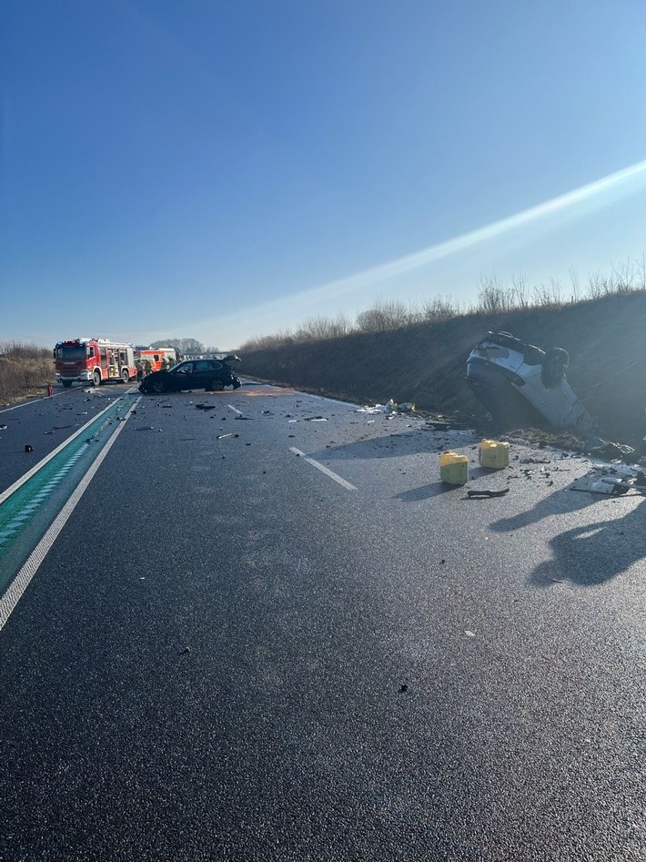 POL-COE: Dülmen, B474/ Autos kollidieren, Straße bleibt gesperrt