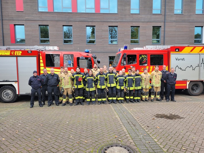 FW Kempen: Erfolgreiche Truppmannausbildung für die Feuerwehren Tönisvorst und Kempen