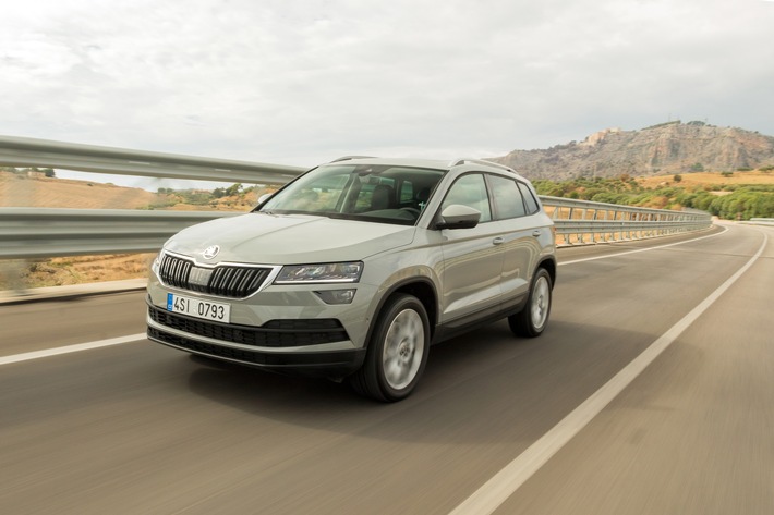 SKODA KAROQ: Ausstattungslinie Active und neue Antriebsoptionen ab sofort bestellbar (FOTO)