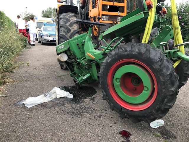 POL-PDNW: PI Grünstadt - Traktorfahrer schwer verletzt
