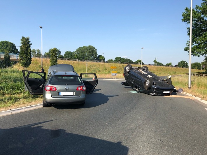 POL-MS: Alkoholisiert Auto in Kreisverkehr gerammt - Pkw überschlägt sich