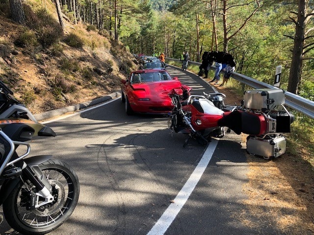 POL-PDLD: Maikammer - Schwerer Motorradunfall auf der Totenkopfstraße