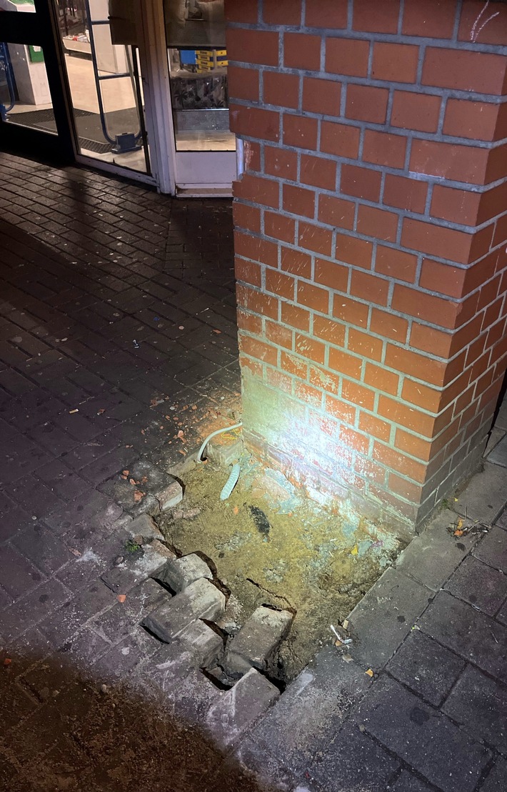 POL-DU: Marxloh: Geldautomat gestohlen - Polizei sucht Zeugen
