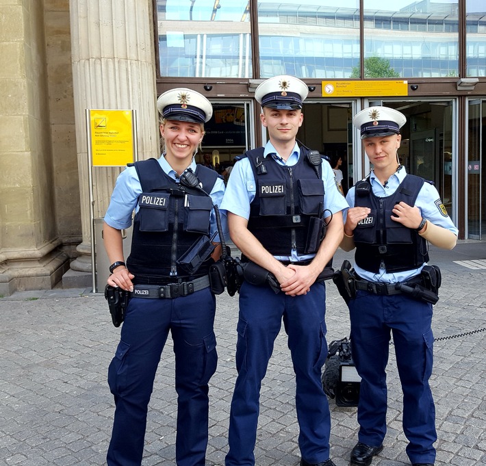 BPOLI MD: Sendehinweis: Auszubildende der Bundespolizei am Hauptbahnhof Magdeburg bei Achtung Kontrolle