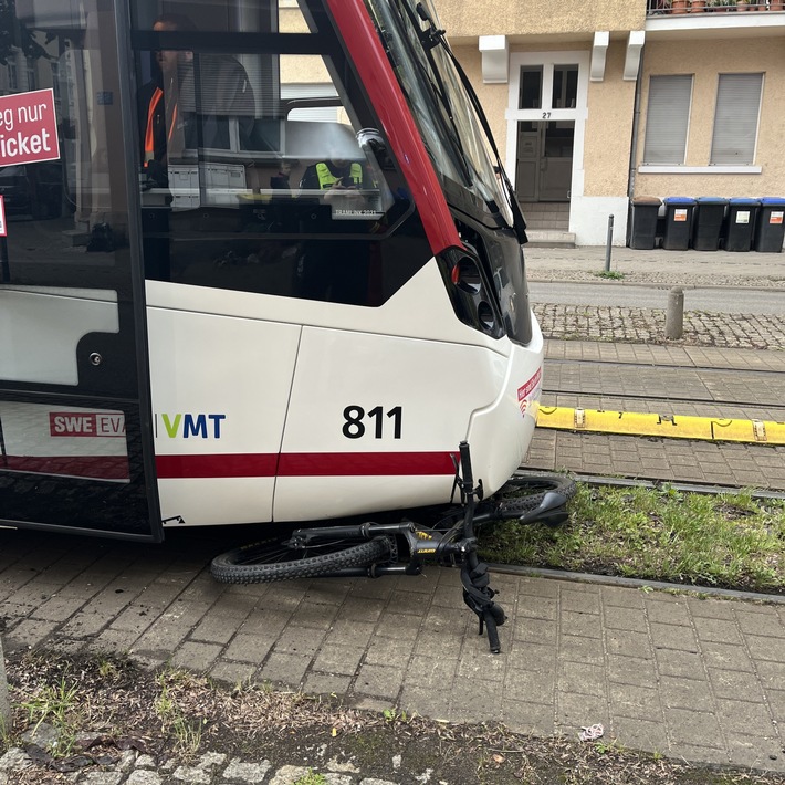 LPI-EF: Großes Glück bei Verkehrsunfall mit Straßenbahn