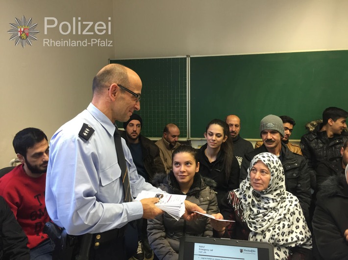 POL-PPWP: Polizei verteilt Flyer - Was ist eigentlich Fastnacht?