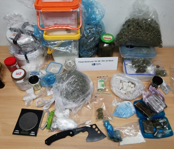 POL-DO: Bandbreite an Drogen und Bargeld beschlagnahmt - Polizei stellt Dealer an der Evinger Straße