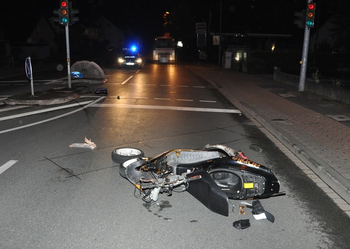 POL-HF: Verdacht des illegalen Straßenrennens mit Motorroller -
27-Jähriger schwer verletzt