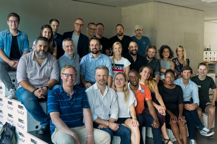 Video-Tech, Recruiting und Engagement: Batch 7 des next media accelerator startet mit acht Startups/ Batch 7 des next media accelerator (nma) gestartet: Acht Early-Stage-Startups aus fünf Ländern durchlaufen jetzt in Hamburg das Accelerator-Programm. Die Startups arbeiten alle an innovativen Technologien und Produkten für die Medienbranche. Weiterer Text über ots und www.presseportal.de/nr/8218 / Die Verwendung dieses Bildes ist für redaktionelle Zwecke honorarfrei. Veröffentlichung bitte unter Quellenangabe: "obs/dpa Deutsche Presse-Agentur GmbH/Teresa Enhiak Nanni"