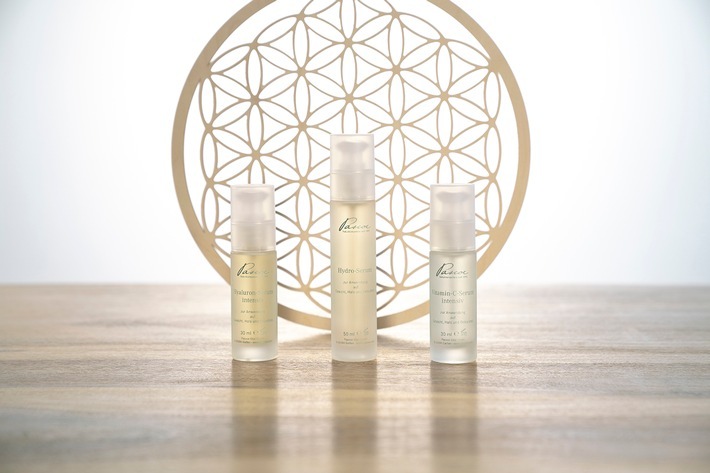 Die ersten 3 exklusiven Naturkosmetik-Produkte von Pascoe stellen sich vor. Weiterer Text über ots und www.presseportal.de/nr/12261 / Die Verwendung dieses Bildes ist für redaktionelle Zwecke honorarfrei. Veröffentlichung bitte unter Quellenangabe: "obs/Pascoe Naturmedizin"