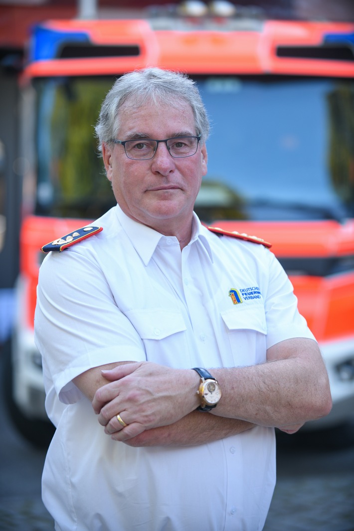 Angriffe auf Einsatzkräfte sind Alltag - besonders bei Berufsfeuerwehren / DFV und DGUV veröffentlichen 2. Umfrage zur "Gewalt gegen Einsatzkräfte"