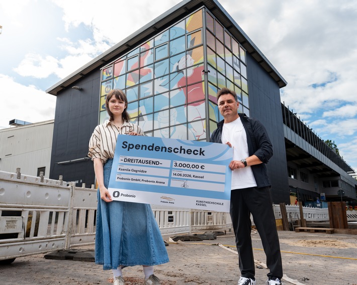 Neue Glasfassade der Probonio Arena eingeweiht / Design-Wettbewerb macht Arena-Fassade zur Bühne für lokale Kunst