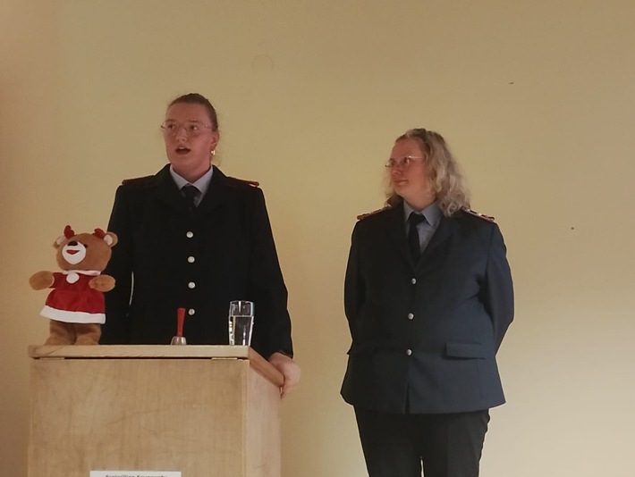 FW-ROW: Gründungsfeier der Kinderfeuerwehr "Seedorfer Löschmammuts"