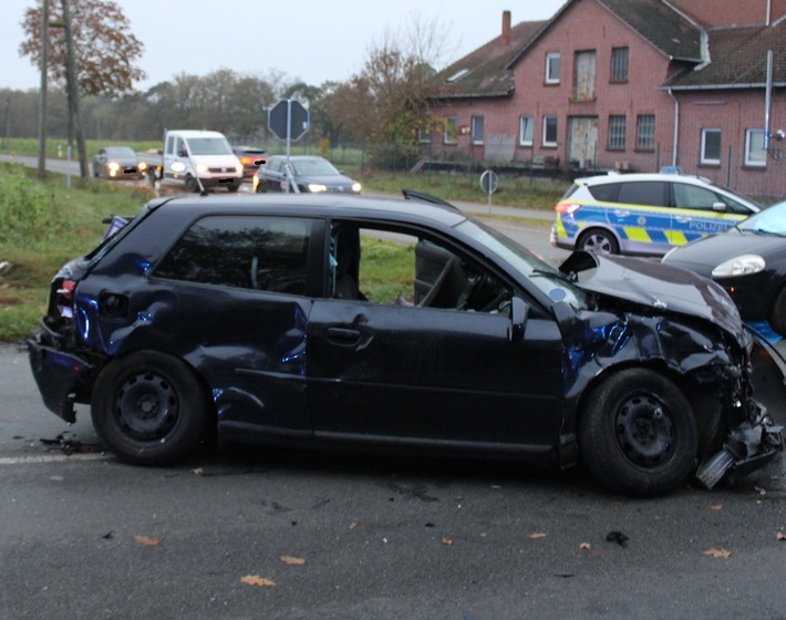 POL-MI: Vier Personen bei Zusammenstoß leicht Verletzt