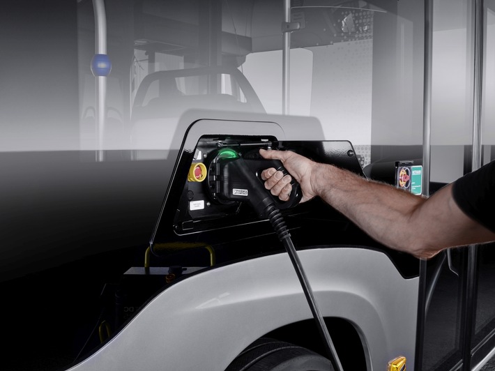 Same space, much wider range: AKASOL develops second-generation lithium-ion battery systems for Mercedes-Benz