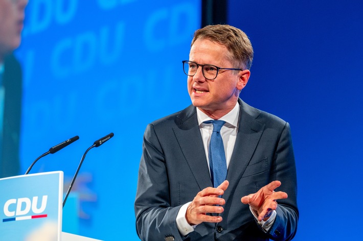 2026-07-29 Foto PM neuer Gesundheitsmini_Linnemann_©shutterstock_2409163707_penofoto.jpg