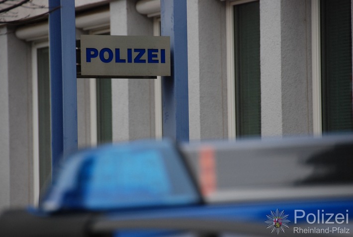 POL-PPTR: Polizei ermittelt nach Brand an Pkw