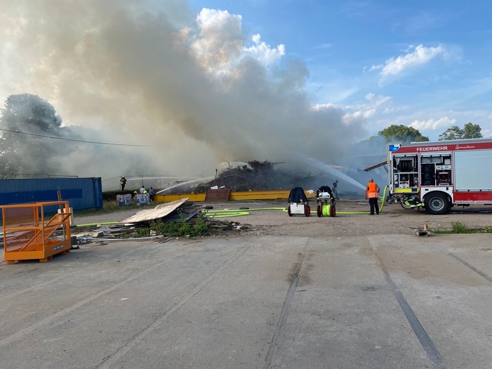 POL-PDLD: Brand auf dem ehemaligen Werftgelände