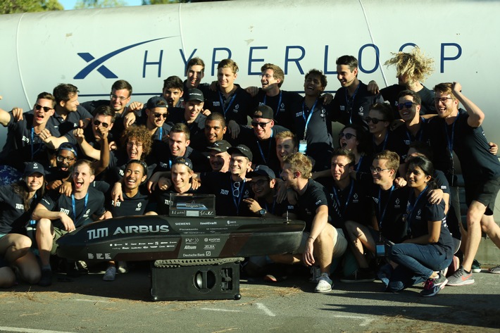 Erfolg für gemeinsames Transportkonzept der TU München und Panasonic Industry Europe / Das WARR-Hyperloop-Team gewinnt erneut SpaceX Hyperloop Pod Competition von Elon Musk in Kalifornien