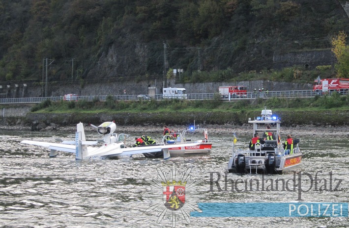PP-ELT: Notwasserung eines Sportflugzeuges auf dem Rhein zwischen den Ortslagen Oberwesel und St. Goar