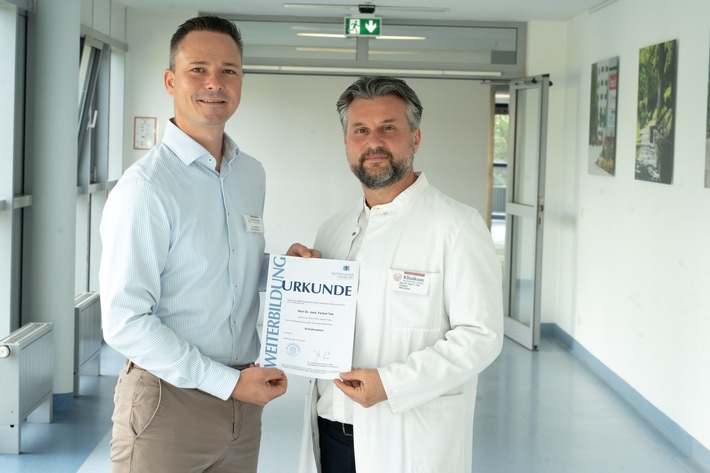 Neuer Schwerpunkt im Klinikum Frankfurt (Oder): Chefarzt Ferhat Tek erhält Zusatzbezeichnung "Schlafmedizin"