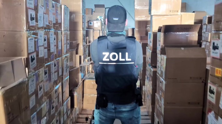 ZOLL-E: Rekordsicherstellung mutmaÃŸlich illegaler Vapes im Rheinland/ca.  650.000 Vapes sichergestellt/Steuerschaden mutmaÃŸlich im  Millionenbereich/2 Festnahmen