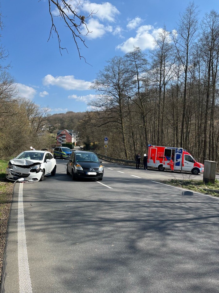 POL-GM: Auffahrunfall fordert zwei Verletzte