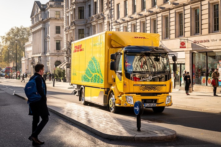 PM: Neue Unternehmensrichtlinie für umweltfreundlichen Transport schafft globalen Nachhaltigkeitsstandard für die Flotte von DHL Supply Chain / PR: DHL Supply Chain introduces Green Transport Policy to set a global sustainability standard for its tra