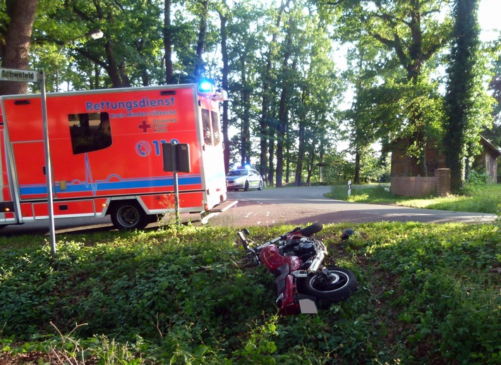 POL-MI: Motorradfahrer (51) verliert Kontrolle