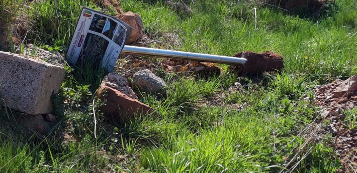 POL-PDTR: Vandalismus und Diebstahl an Wanderweg in Trassem