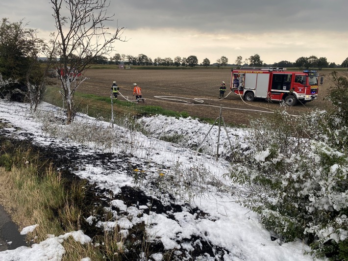 POL-OS: Rieste: Böschungsbrand auf der A1 - Polizei erreichte zahlreiche Anrufe (FOTO)