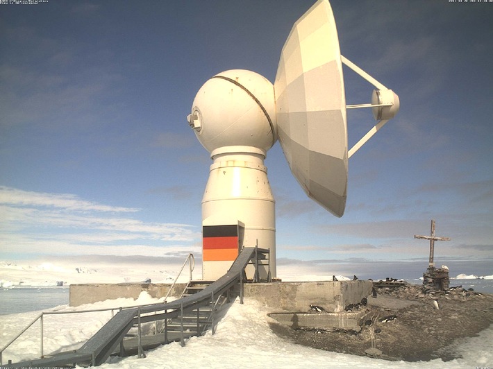 Pinguine, bitte recht freundlich! / Kältejubiläum in 2012: MOBOTIX-Kameras im 10. Jahr bei deutscher Antarktis-Forschungsstation im Einsatz (mit Bild)